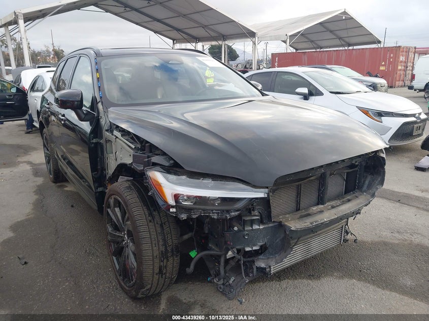 VOLVO XC60 T8 ULTIMATE BLACK EDITION