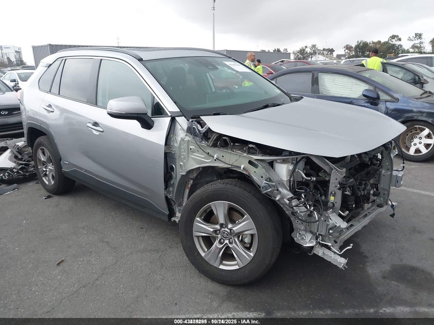 TOYOTA RAV4 HYBRID XLE