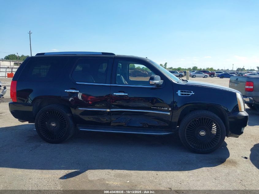 2007 Cadillac Escalade Standard VIN: 1GYEC63857R313417 Lot: 43439335