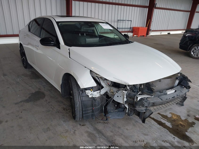 NISSAN ALTIMA SR FWD