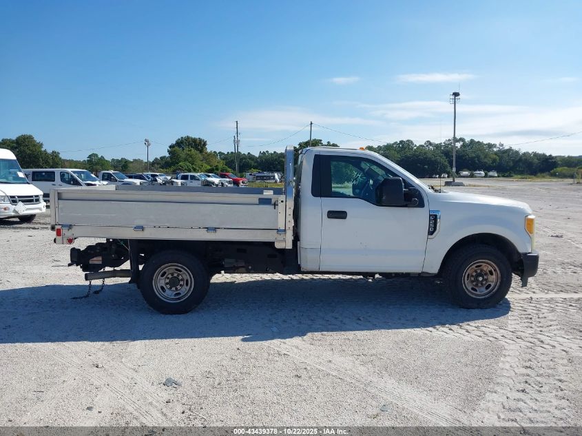 2017 Ford F-350 Chassis Xl VIN: 1FDRF3G64HEC98760 Lot: 43439378