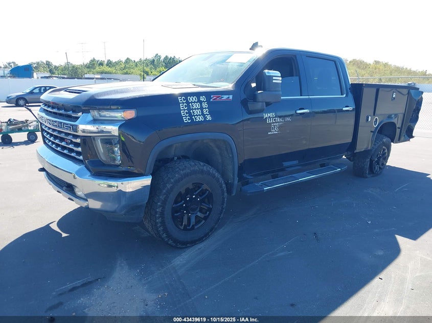 1GC4YPE77LF126544 2020 CHEVROLET SILVERADO photo no. 2