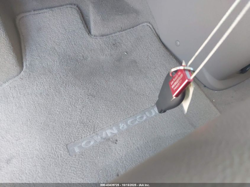 2015 Chrysler Town & Country Touring-L VIN: 2C4RC1CG8FR755277 Lot: 43439725