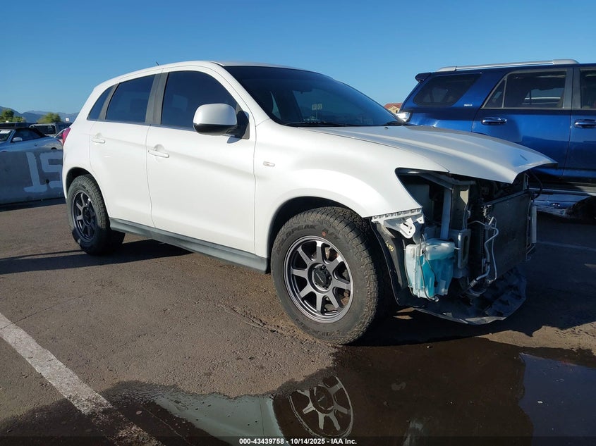 MITSUBISHI OUTLANDER SPORT SE