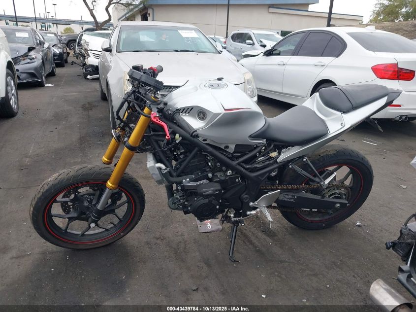 2020 Yamaha Yzfr3 A VIN: MH3RH18Y1LK003158 Lot: 43439784