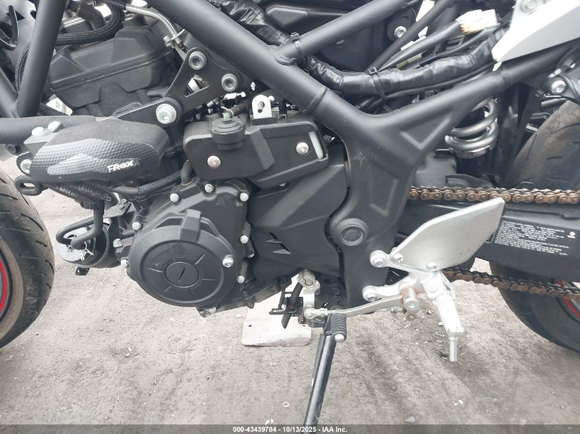 2020 Yamaha Yzfr3 A VIN: MH3RH18Y1LK003158 Lot: 43439784