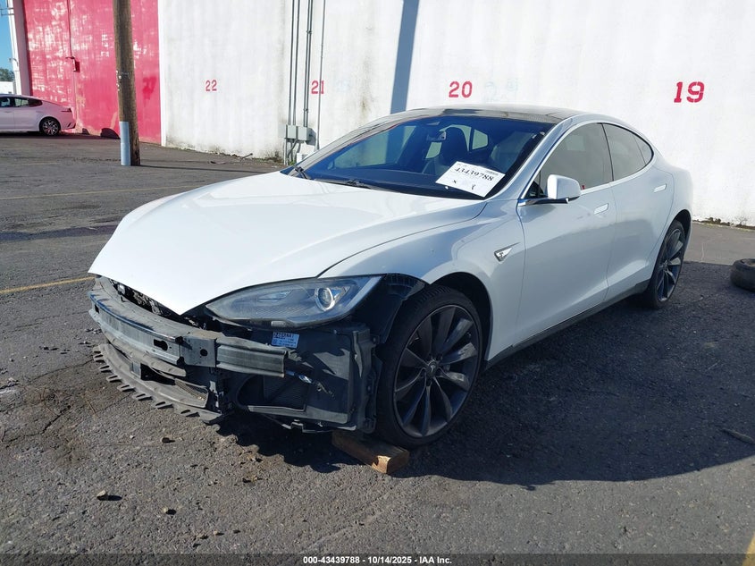 5YJSA1E23FF106815 2015 TESLA MODEL S photo no. 2
