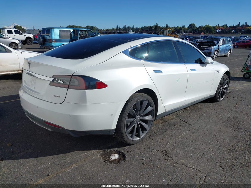 5YJSA1E23FF106815 2015 TESLA MODEL S photo no. 4