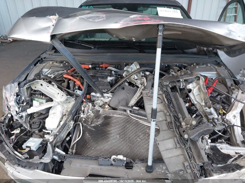 2018 Honda Accord Hybrid Touring VIN: 1HGCV3F92JA001587 Lot: 43439789