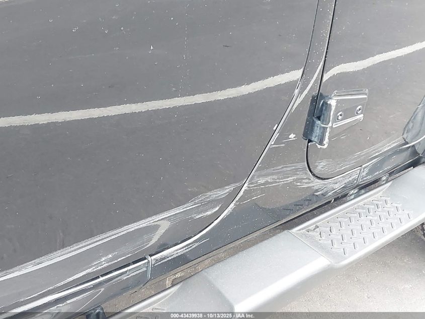 2016 Jeep Wrangler Unlimited Sahara VIN: 1C4BJWEG4GL132699 Lot: 43439938