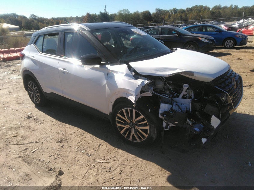 NISSAN KICKS SV XTRONIC CVT