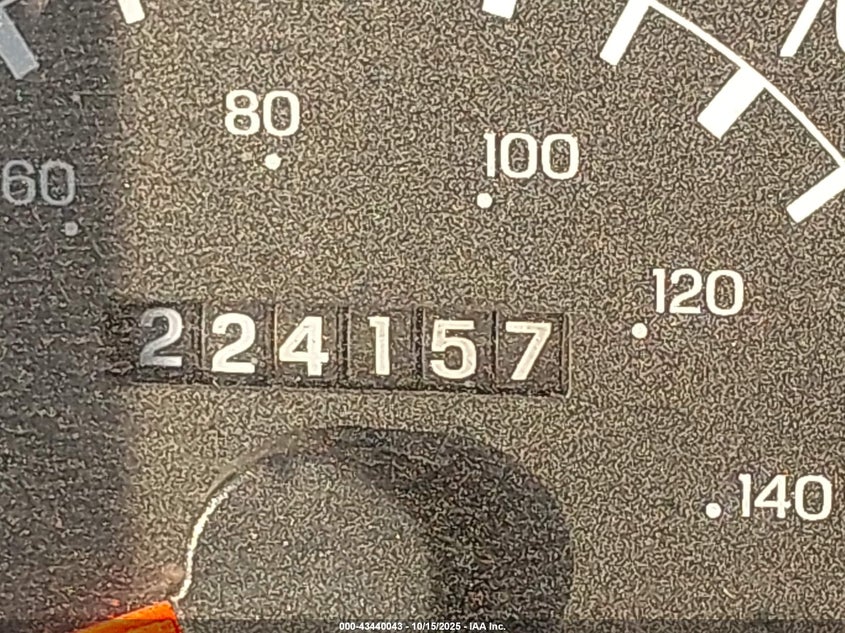 2000 Ford F-250 Lariat/Xl/Xlt VIN: 1FTNX21F0YEA04726 Lot: 43440043