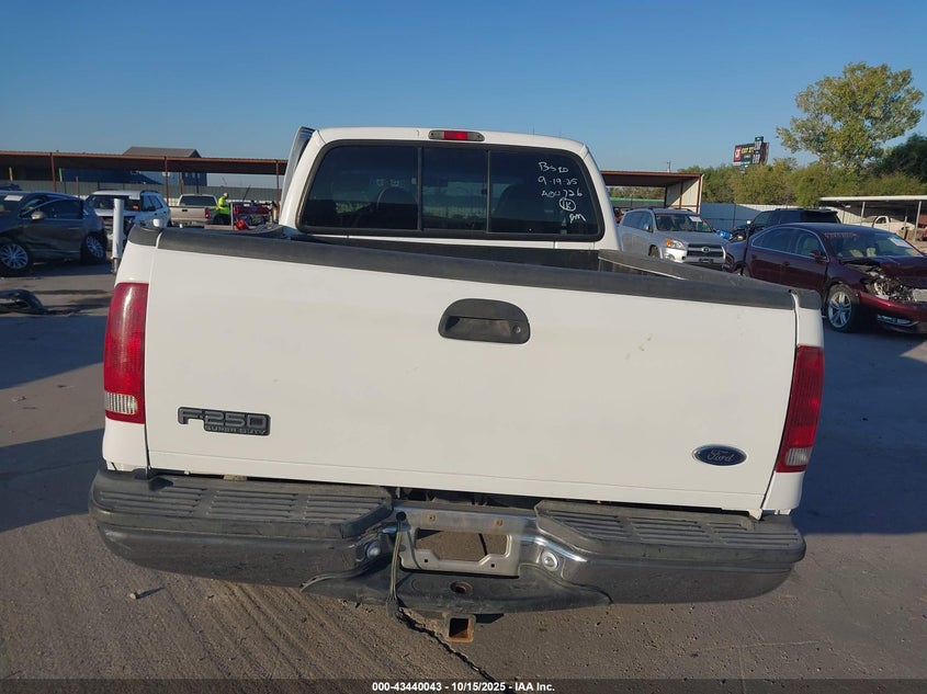 2000 Ford F-250 Lariat/Xl/Xlt VIN: 1FTNX21F0YEA04726 Lot: 43440043