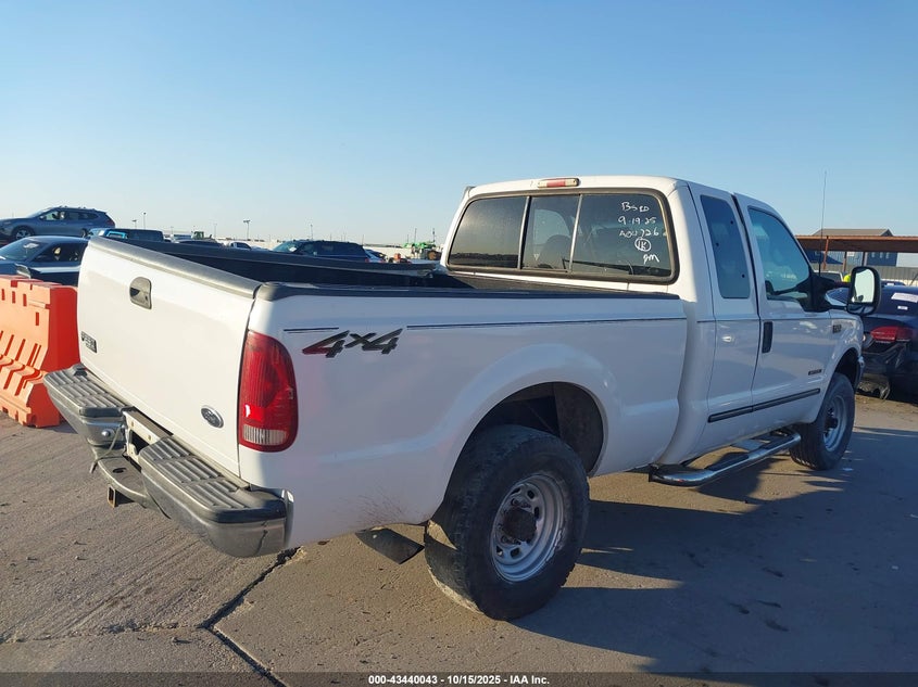 1FTNX21F0YEA04726 2000 FORD F250 photo no. 4