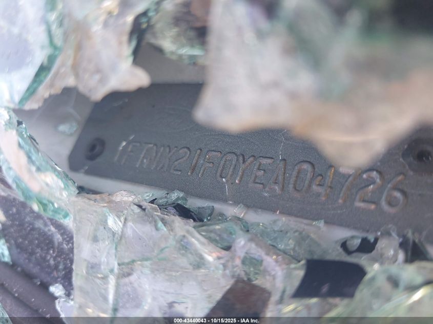 2000 Ford F-250 Lariat/Xl/Xlt VIN: 1FTNX21F0YEA04726 Lot: 43440043