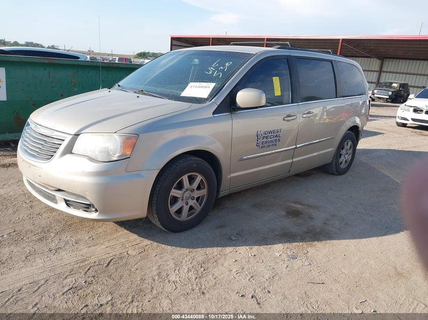 2C4RC1BG5CR400533 2012 CHRYSLER TOWN & COUNTRY photo no. 2