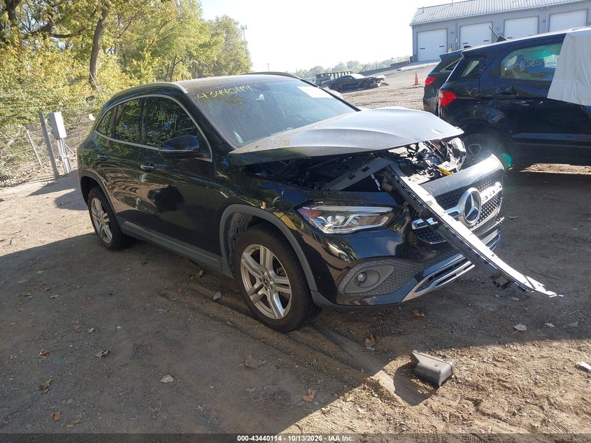 MERCEDES-BENZ GLA-CLASS 4MATIC