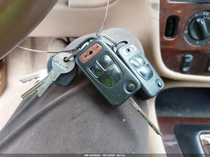 2000 Mercedes-Benz Ml 430 VIN: 4JGAB72E2YA145610 Lot: 43440200