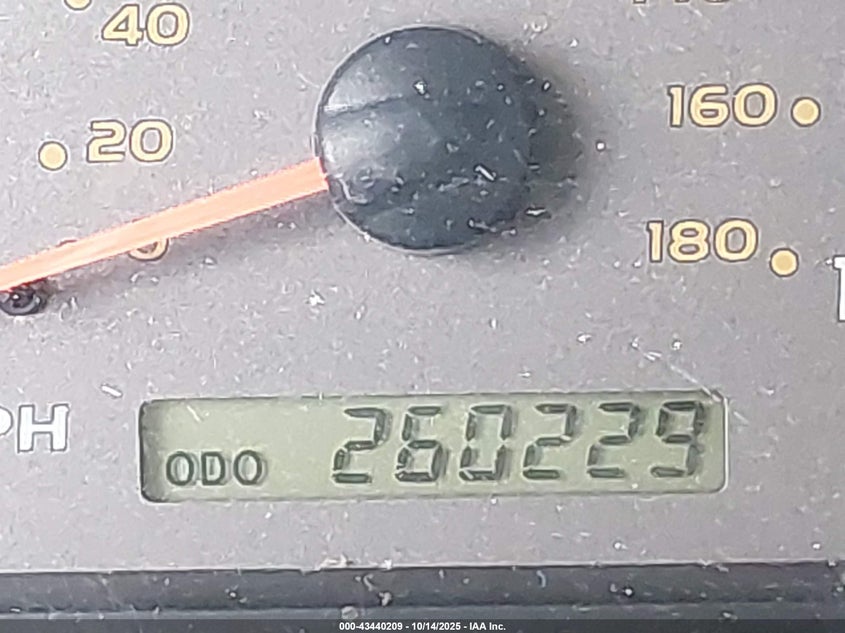 2004 Toyota Sequoia Sr5 V8 VIN: 5TDBT44A64S216318 Lot: 43440209