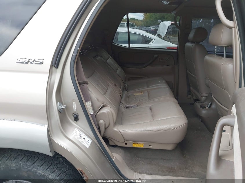 2004 Toyota Sequoia Sr5 V8 VIN: 5TDBT44A64S216318 Lot: 43440209