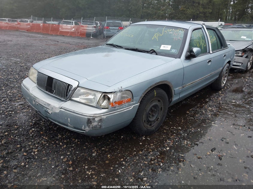 2MEFM74W43X683752 2003 MERCURY GRAND MARQUIS photo no. 2