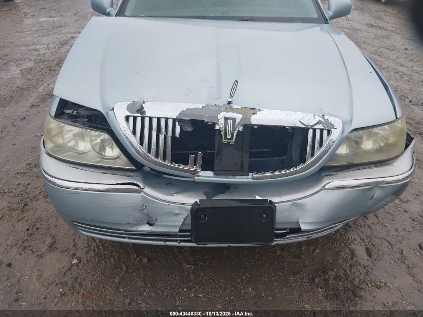 2006 Lincoln Town Car Signature VIN: 1LNHM81W06Y641843 Lot: 43440330