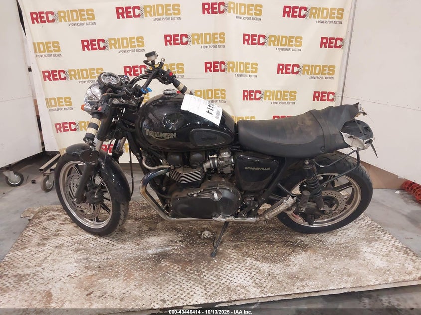 2010 TRIUMPH MOTORCYCLE BONNEVILLE - SMT900K18AT430888