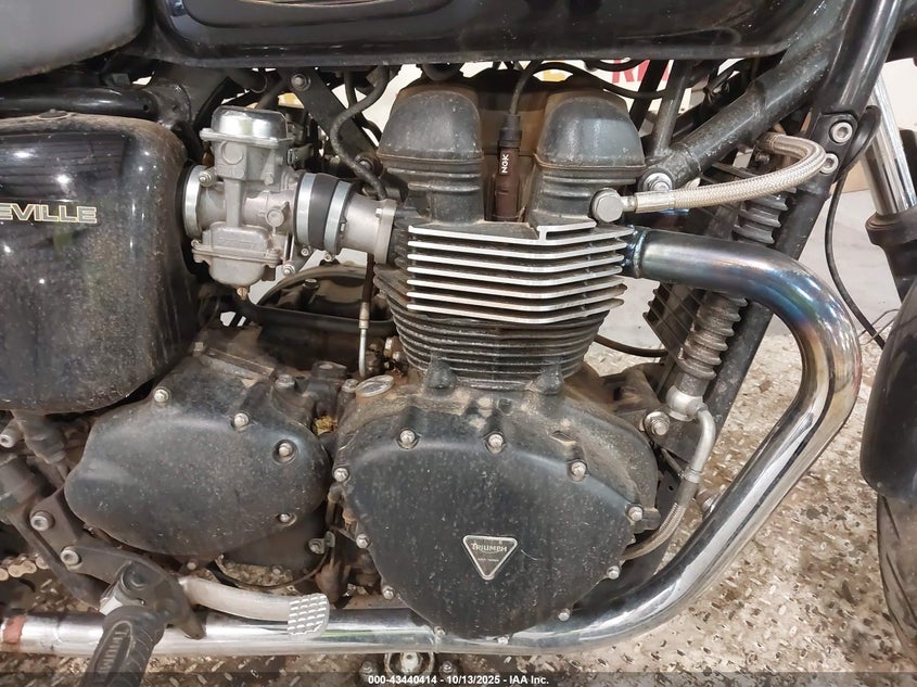 2010 TRIUMPH MOTORCYCLE BONNEVILLE - SMT900K18AT430888