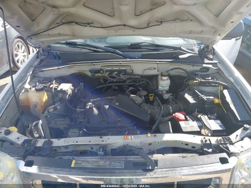 2008 Ford Escape Xlt VIN: 1FMCU93138KB58757 Lot: 43440442