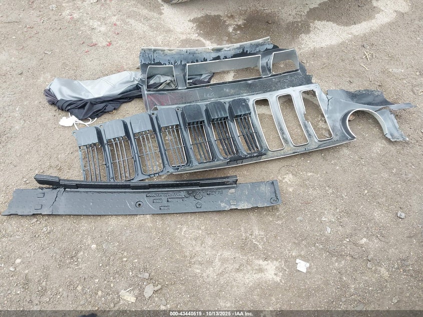 2008 Jeep Compass Sport VIN: 1J8FT47038D766719 Lot: 43440519