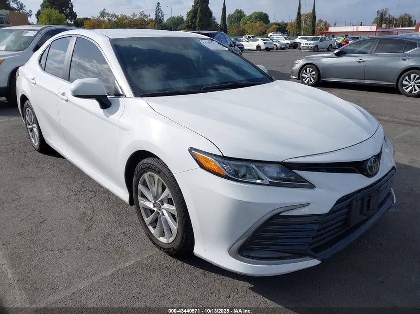TOYOTA CAMRY LE