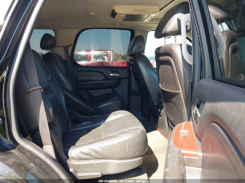 2007 Cadillac Escalade Standard VIN: 1GYEC63857R327155 Lot: 43440586