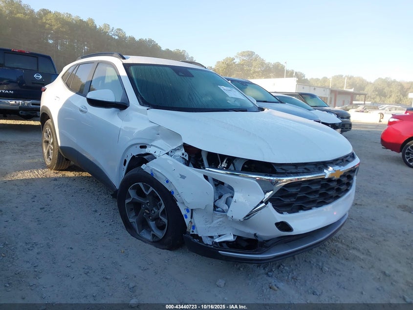 CHEVROLET TRAX FWD LT