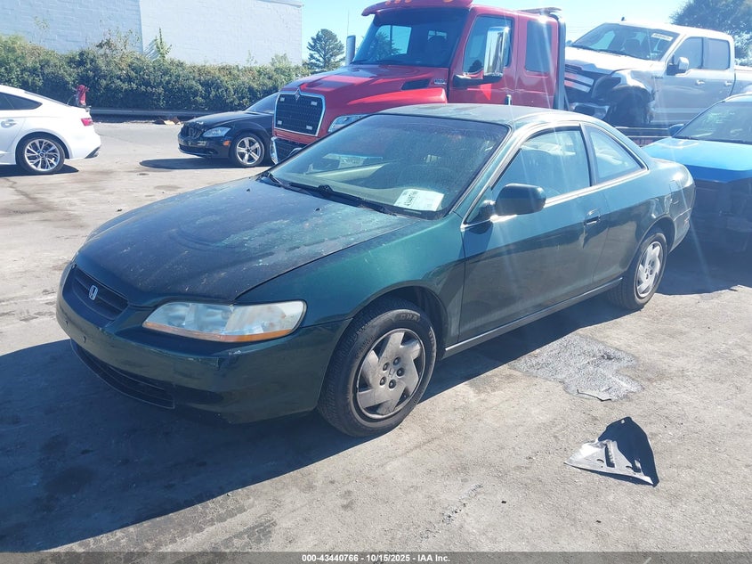 1HGCG2240XA005516 1999 HONDA ACCORD photo no. 2