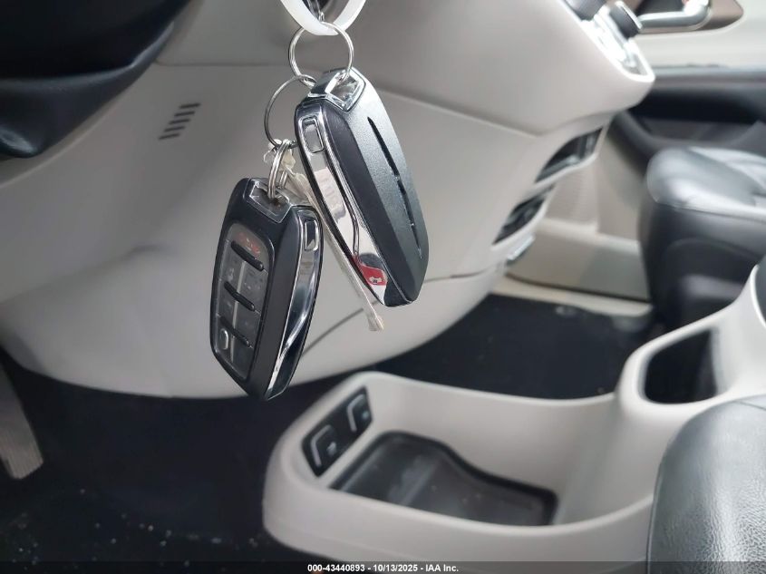 2017 Chrysler Pacifica Touring-L Plus VIN: 2C4RC1EG4HR712443 Lot: 43440893