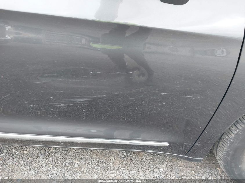 2017 Chrysler Pacifica Touring-L Plus VIN: 2C4RC1EG4HR712443 Lot: 43440893