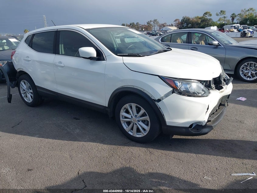 NISSAN ROGUE SPORT S