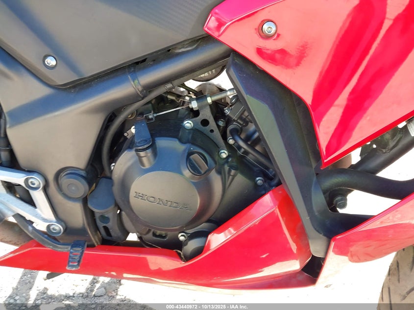 2015 Honda Cbr650 F VIN: MLHRC7404F5100323 Lot: 43440972