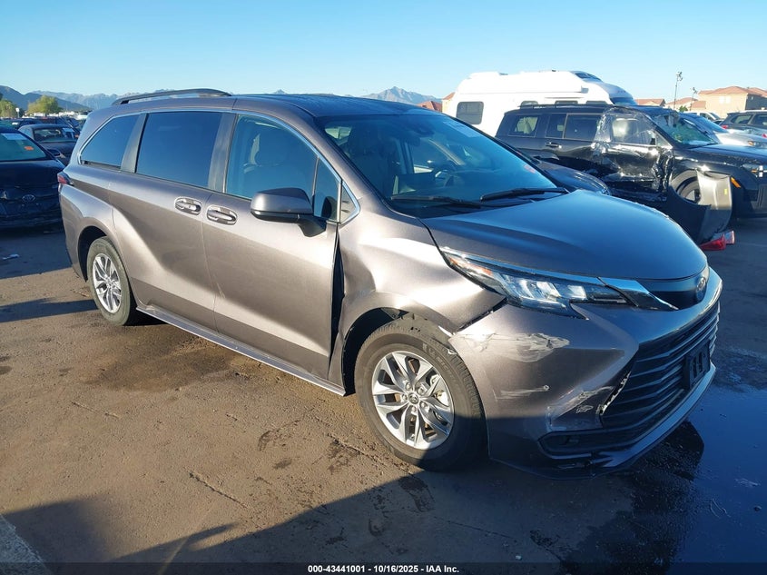 2022 Toyota Sienna Le grey van hybrid 5TDKRKECXNS109602 photo #1