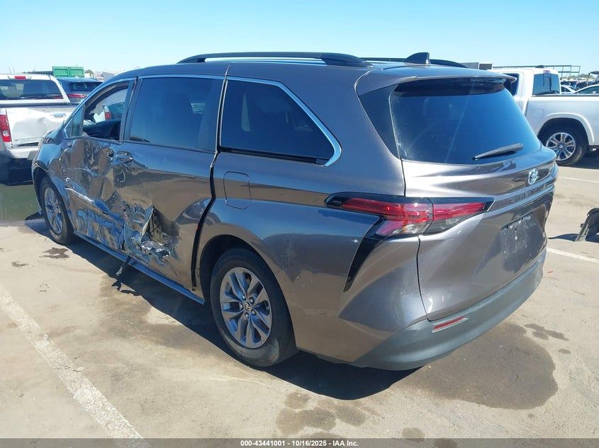 2022 Toyota Sienna Le grey van hybrid 5TDKRKECXNS109602 photo #4