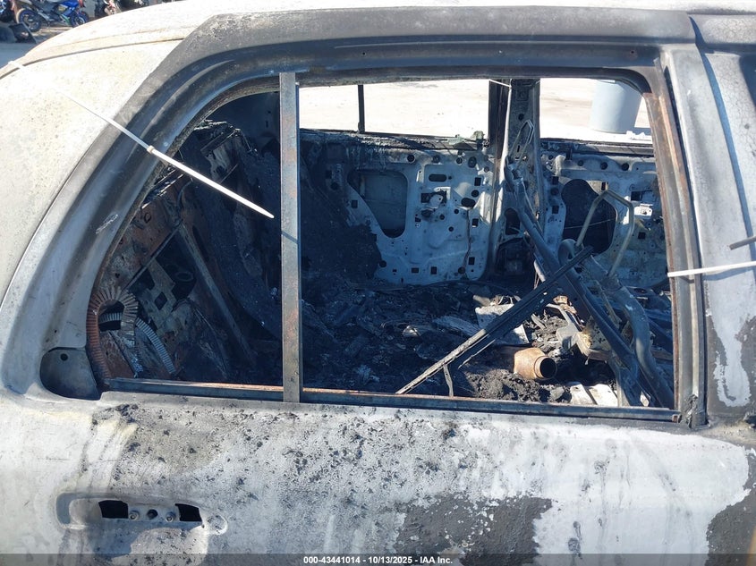 2008 Mercury Grand Marquis Ls VIN: 2MEFM75V78X630783 Lot: 43441014