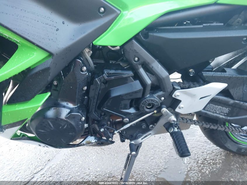 2025 Kawasaki Ex650 P VIN: ML5EXEP14SDAE6240 Lot: 43441033