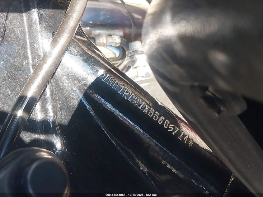 2011 Harley-Davidson Flhtk VIN: 1HD1KEM1XBB605714 Lot: 43441068