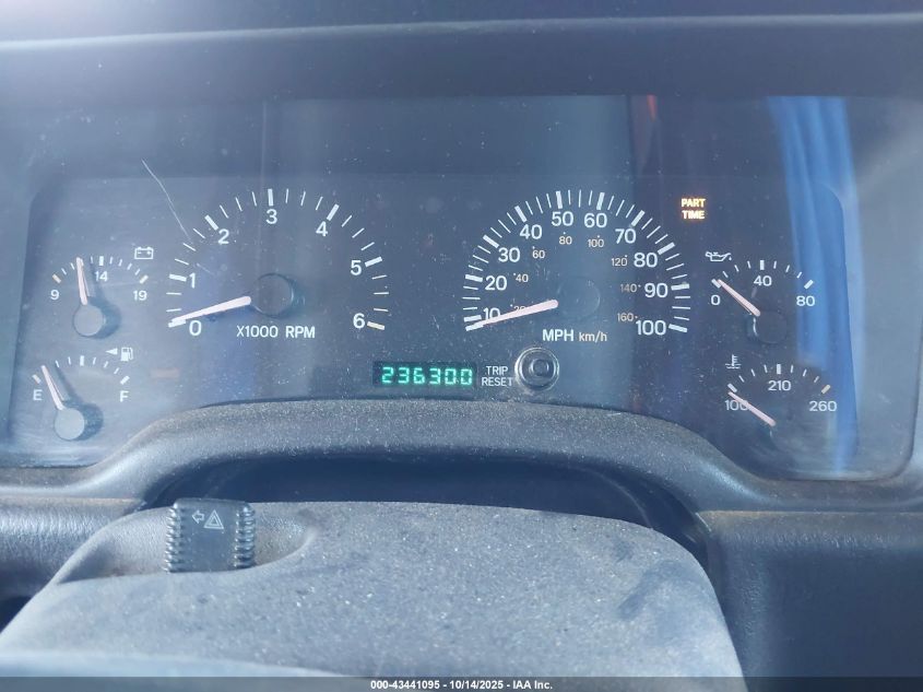 2000 Jeep Cherokee Limited VIN: 1J4FF68S0YL205758 Lot: 43441095