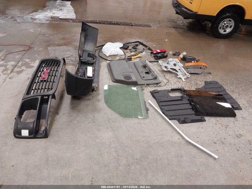 2007 GMC Savana Work Van VIN: 1GTHG35U271146156 Lot: 43441151