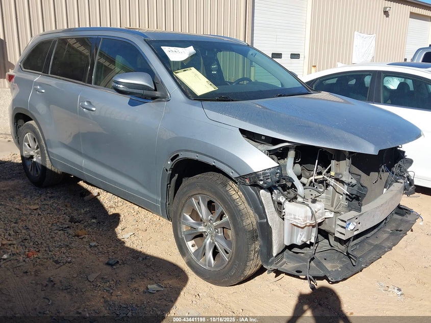 TOYOTA HIGHLANDER XLE V6