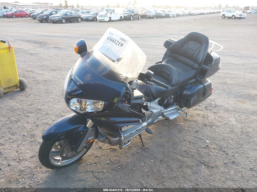 1HFSC47G39A803716 2009 HONDA GL1800C photo no. 2