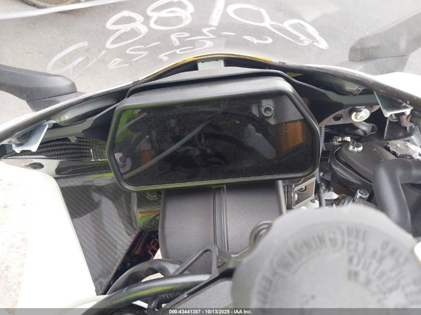 2022 Yamaha Yzfr1 VIN: JYARN66Y5NA000713 Lot: 43441387