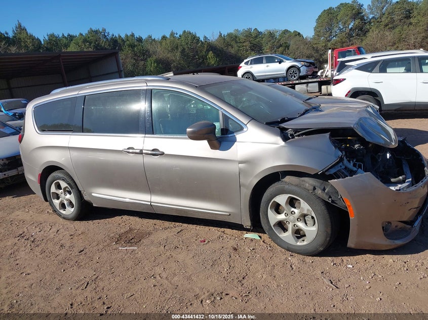 2C4RC1L71JR124850 2018 CHRYSLER PACIFICA photo no. 12