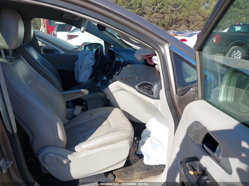 2C4RC1L71JR124850 2018 CHRYSLER PACIFICA photo no. 5